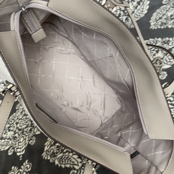 Michael Kors Gilly Large Drawstring Travel Tote Bag MK Bright White - Picture 14 of 16